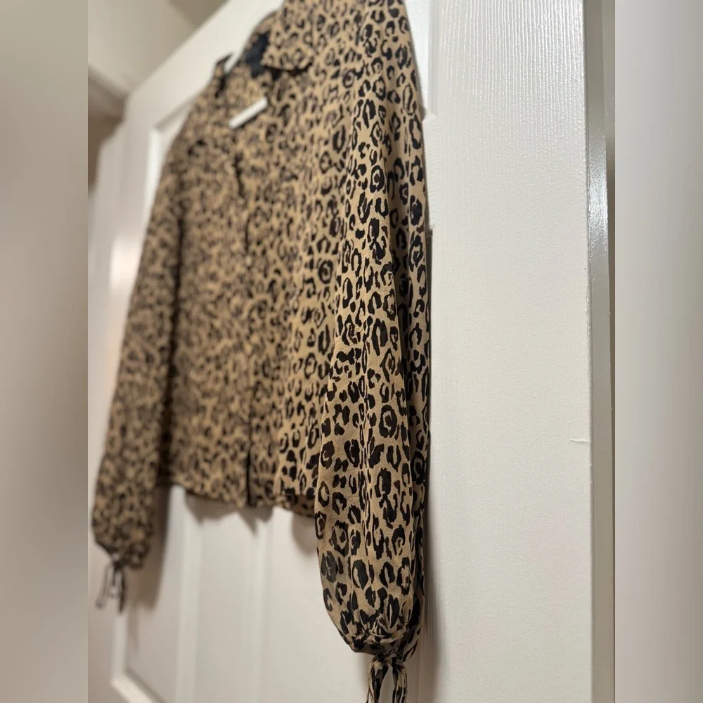 Express Vintage 90’s Leopard Print 100% Silk Blouse - Picture 4 of 9